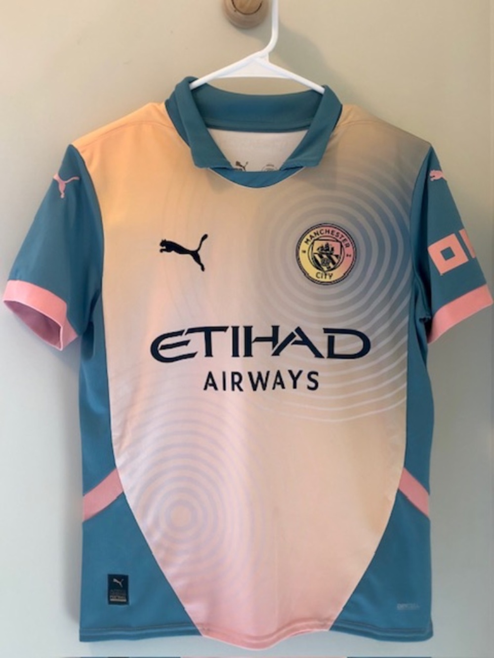 Puma Manchester City 24/25 "Definitely City" Jersey, Youth Large, Like New